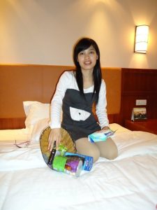 穿丝袜的人妻自驾游酒店里丝袜更精彩