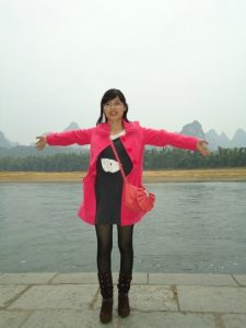 穿丝袜的人妻自驾游酒店里丝袜更精彩