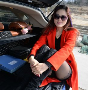 山妻的红衣黑丝怎么就这么搭，真不赖