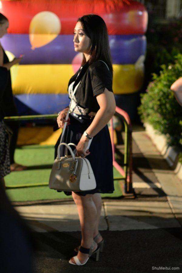 有味道的浓妆妇女美足踩细高跟[第2张/共2张]