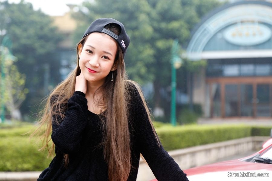 穿牛仔热裤的妹子长腿太性感[第12张/共23张]