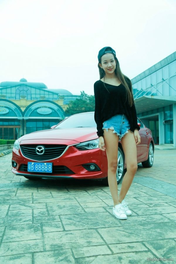 穿牛仔热裤的妹子长腿太性感[第4张/共23张]