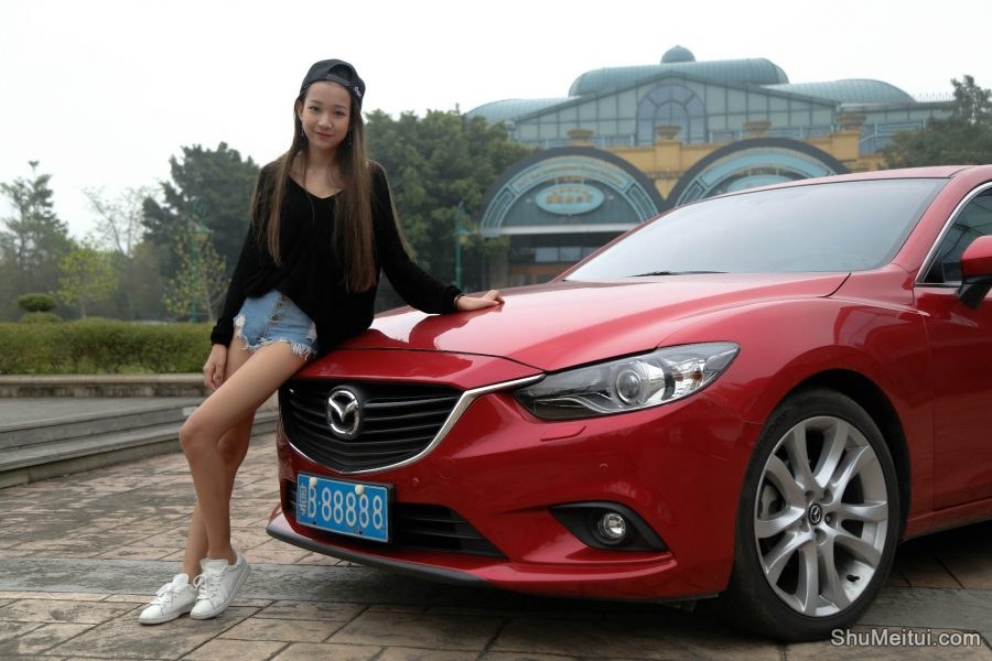 穿牛仔热裤的妹子长腿太性感[第8张/共23张]