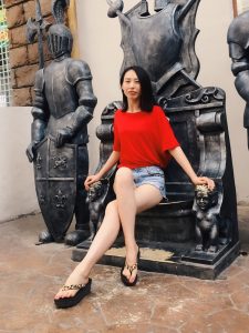 天津马嫂极品细长美腿玉足附泳装