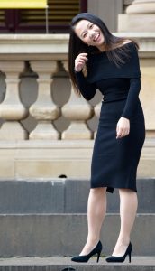 身材不错的直发姐姐穿肉丝高跟吹泡泡