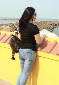 几个熟女好友结伴出行拍了很多照片