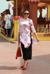 几个熟女好友结伴出行拍了很多照片