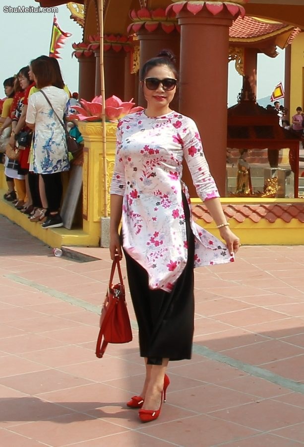 几个熟女好友结伴出行拍了很多照片[第30张/共34张]