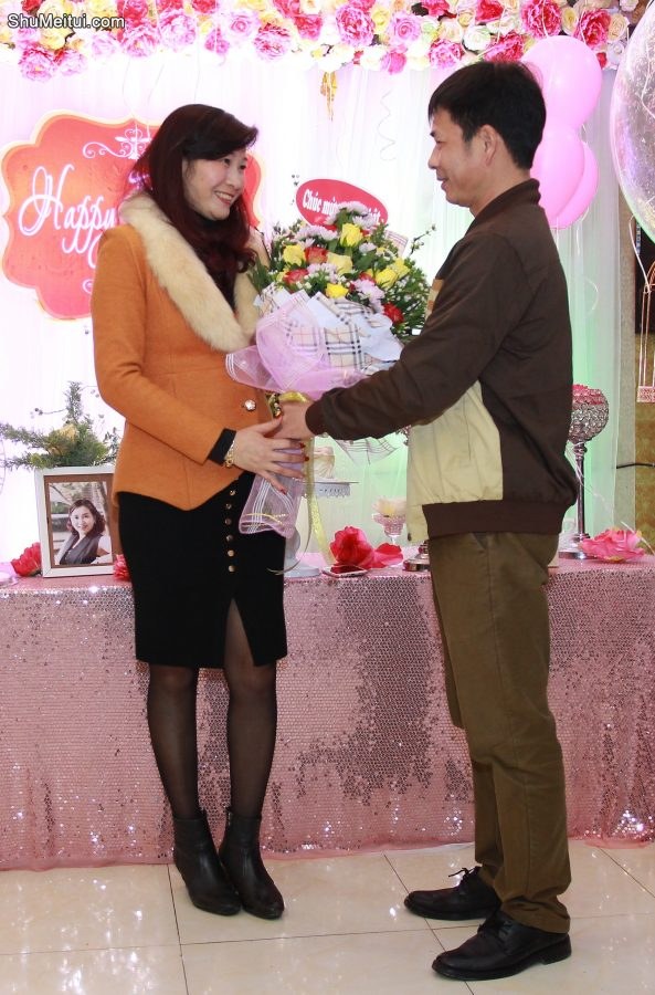 胡艳姐好友庆生各路成熟美女的丝袜[第11张/共24张]