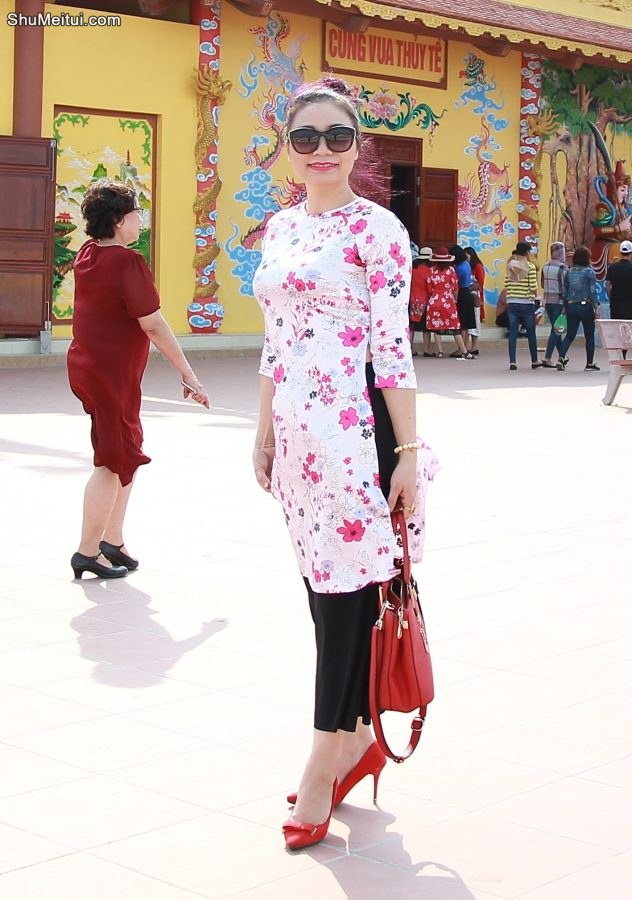 几个熟女好友结伴出行拍了很多照片[第34张/共34张]