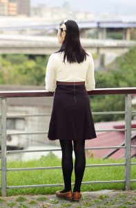 Elin姐穿黑色连裤袜外拍优雅