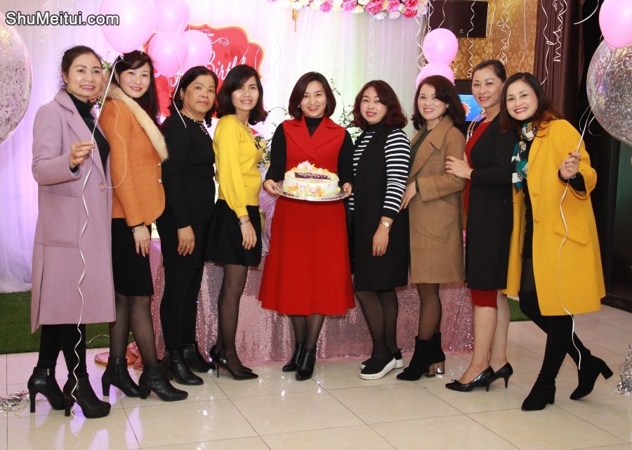 胡艳姐好友庆生各路成熟美女的丝袜[第17张/共24张]