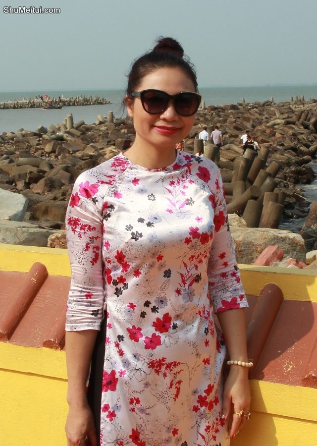 几个熟女好友结伴出行拍了很多照片[第25张/共34张]