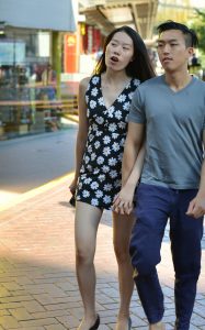 国外街头拍摄美女们各类的高跟和腿