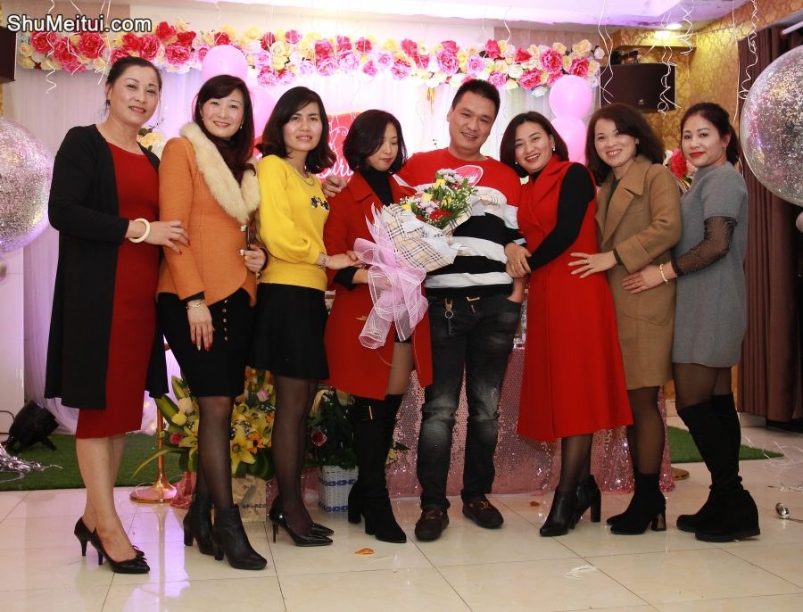 胡艳姐好友庆生各路成熟美女的丝袜[第2张/共24张]