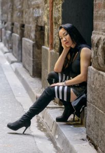 穿靴子高跟鞋玩单杠的熟妇技术好花样多