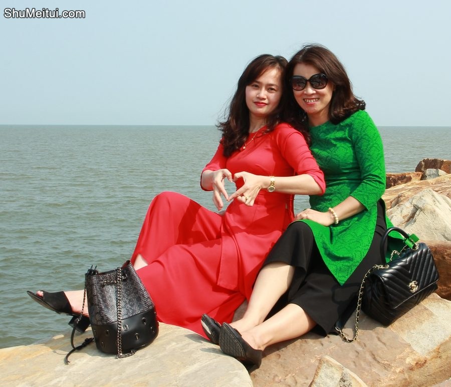 几个熟女好友结伴出行拍了很多照片[第14张/共34张]