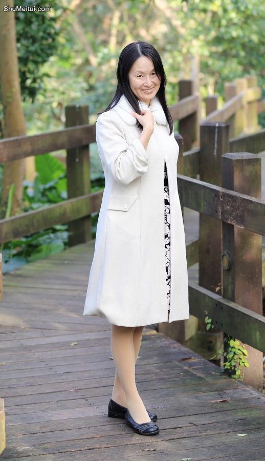 超喜欢拍照片的Elin姐穿肉丝袜又出来了[第4张/共9张]