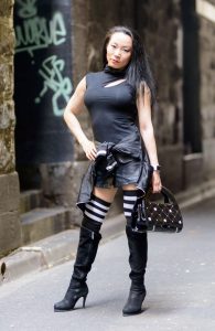 穿靴子高跟鞋玩单杠的熟妇技术好花样多