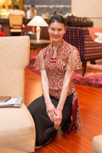 在酒店工作的小嫂子旗袍肉丝长腿