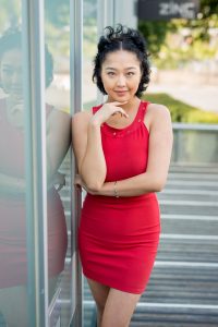 一中一洋两个好闺蜜同秀美腿高跟鞋