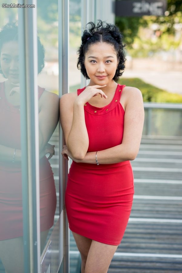 一中一洋两个好闺蜜同秀美腿高跟鞋[第8张/共34张]