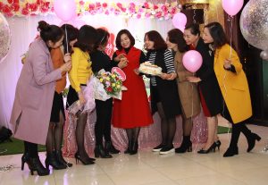 胡艳姐好友庆生各路成熟美女的丝袜