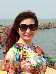 几个熟女好友结伴出行拍了很多照片