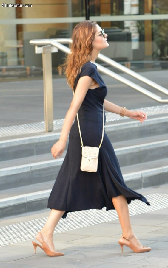 国外街头拍摄美女们各类的高跟和腿[第19张/共27张]