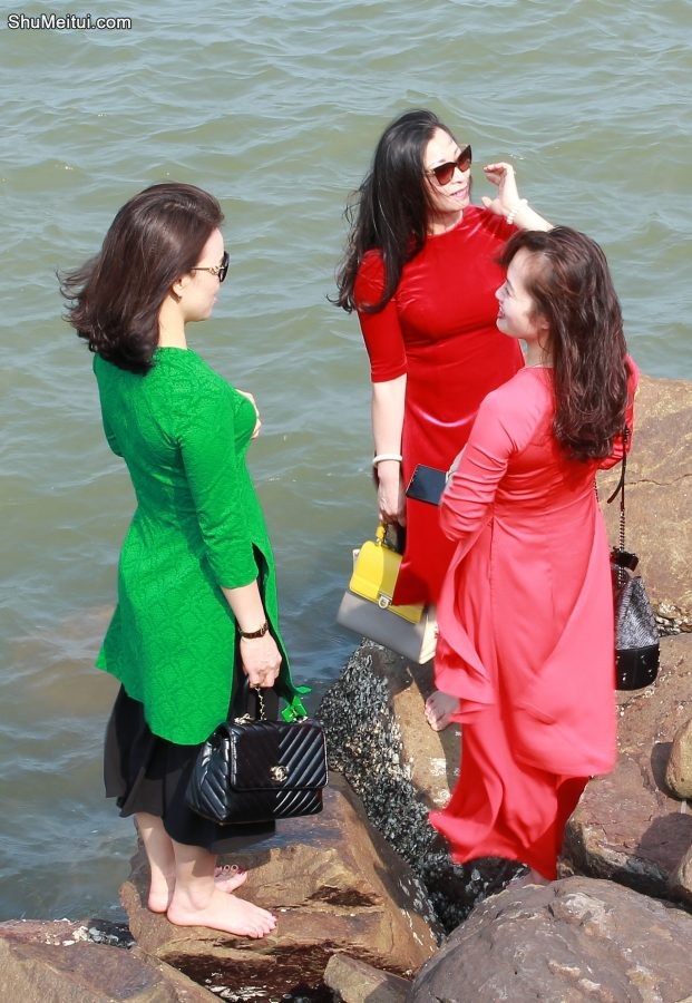 几个熟女好友结伴出行拍了很多照片[第21张/共34张]