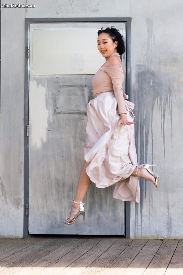 一中一洋两个好闺蜜同秀美腿高跟鞋[第23张/共34张]