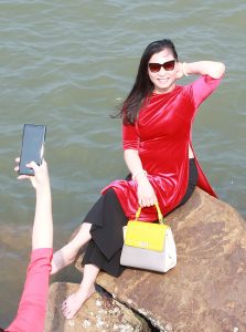 几个熟女好友结伴出行拍了很多照片