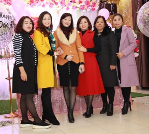 胡艳姐好友庆生各路成熟美女的丝袜