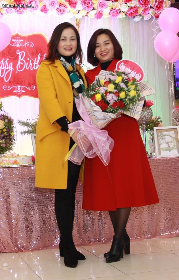 胡艳姐好友庆生各路成熟美女的丝袜[第18张/共24张]