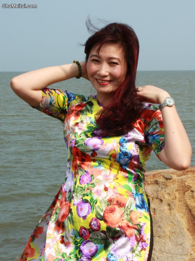 几个熟女好友结伴出行拍了很多照片[第24张/共34张]