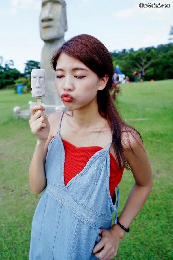 穿平底凉鞋的美腿人妻在巨石阵游玩[第12张/共61张]