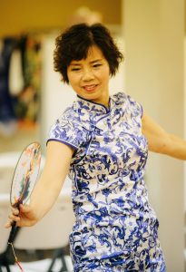 何姐和她的朋友们统一身着青花瓷旗袍排练