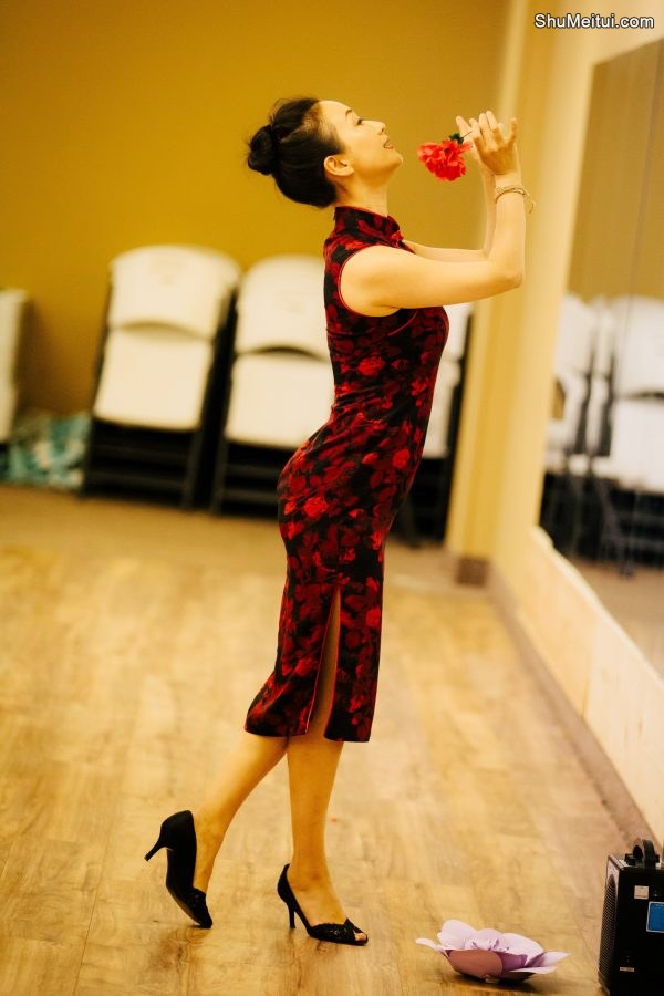 何姐和她的旗袍朋友穿各种各样的旗袍拍照片[第17张/共43张]