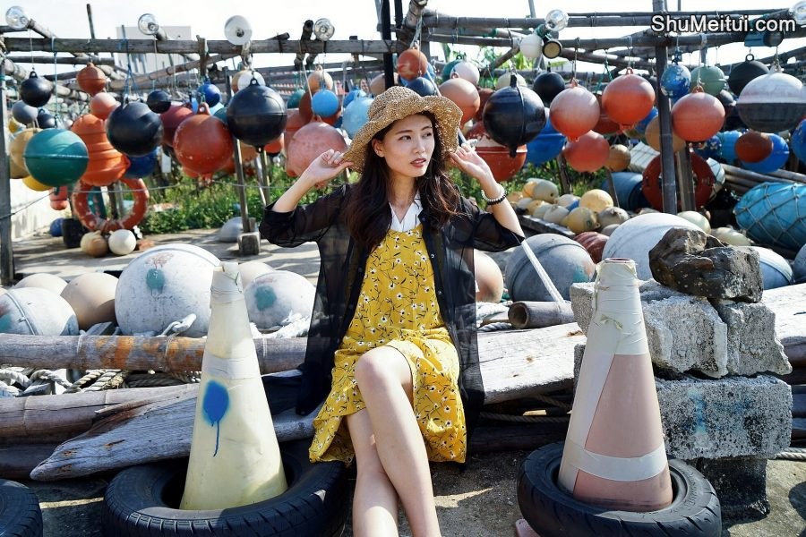 极品人妻在渔村旅行不时露出大腿[第37张/共44张]