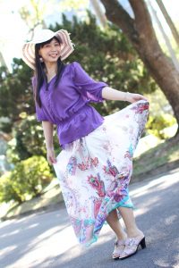 熟妇穿凉高拖鞋到海边就脱掉了