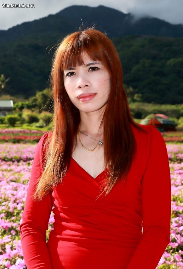 美妇王翠嫂在乡下秀短裙白腿[第6张/共18张]