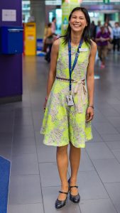 表情很丰富的华裔少妇，就是太瘦了点