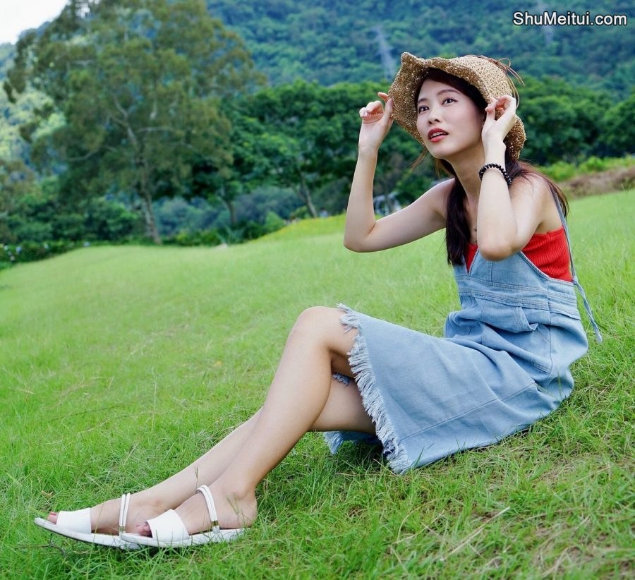 穿平底凉鞋的美腿人妻在巨石阵游玩[第40张/共61张]