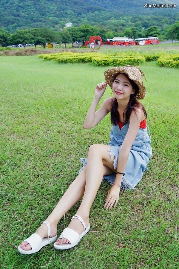 穿平底凉鞋的美腿人妻在巨石阵游玩[第36张/共61张]