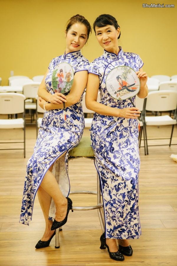 何姐和她的朋友们统一身着青花瓷旗袍排练[第2张/共35张]