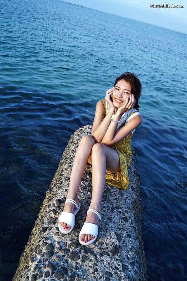 极品人妻在渔村旅行不时露出大腿[第23张/共44张]