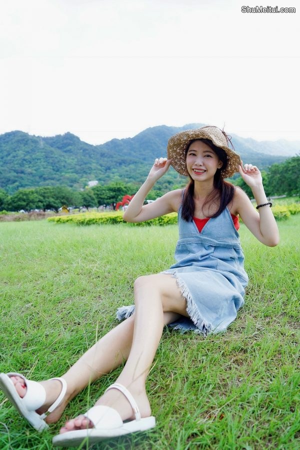 穿平底凉鞋的美腿人妻在巨石阵游玩[第39张/共61张]