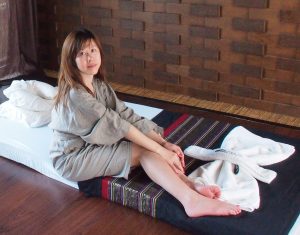 尹嫂放假去海边玩儿各种露腿