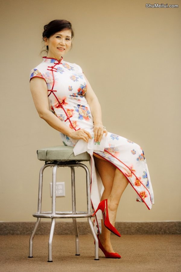 何姐和她的旗袍朋友穿各种各样的旗袍拍照片[第5张/共43张]