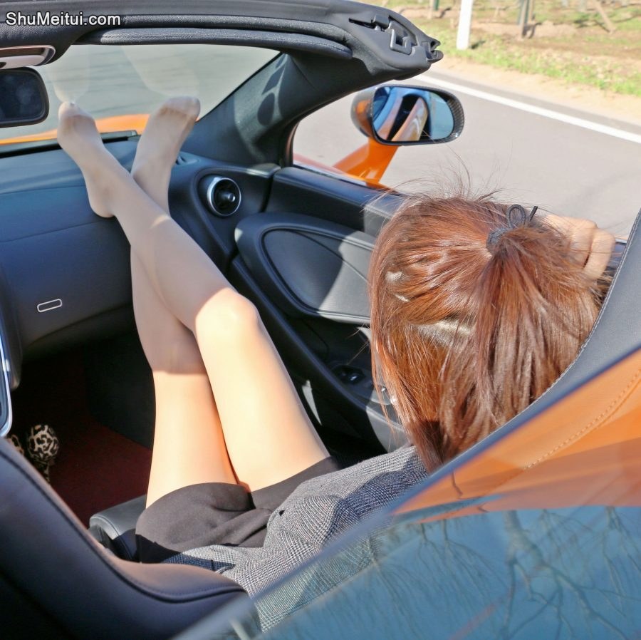 超跑和肉丝袜美腿更加般配哦[第14张/共14张]